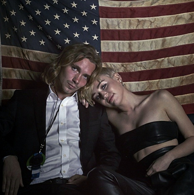 MILEY Jesse Miley Cyrus envia jovem sem teto no seu lugar para receber prêmio no VMA
