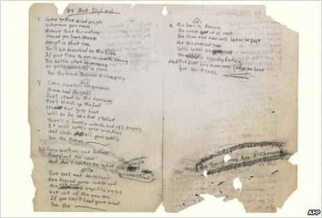 Letra original de música do Bob Dylan é leiloada por quase meio milhão de dólares