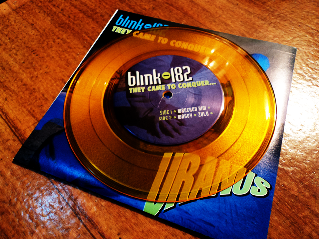 Blink-182 - They Came To Conquer Uranus