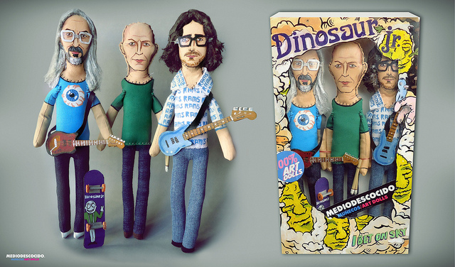 Empresa argentina cria bonecos artesanais do Dinosaur Jr.