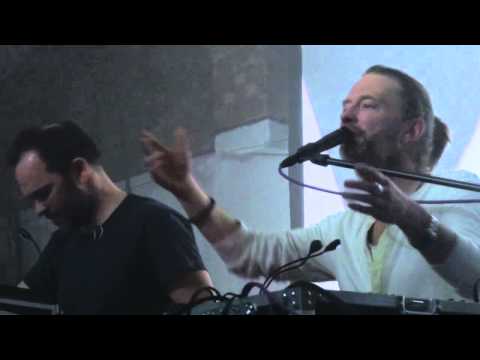 Thom Yorke apresenta músicas do Atoms for Peace