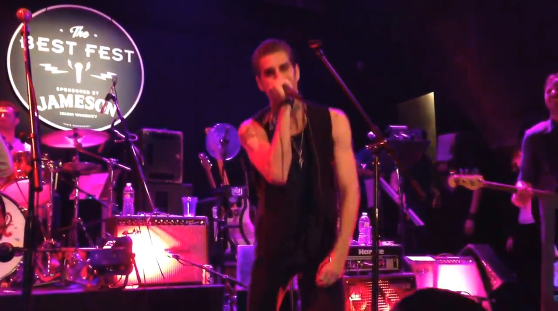 Perry Farrell canta Rolling Stones
