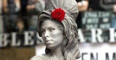 Amy Winehouse ganha estátua em Londres