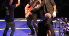 Jimmy Fallon e The Roots cantam com U2