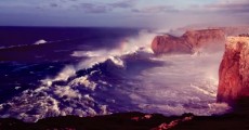 foals-a-knife-in-the-ocean-lyrics-video-ocean