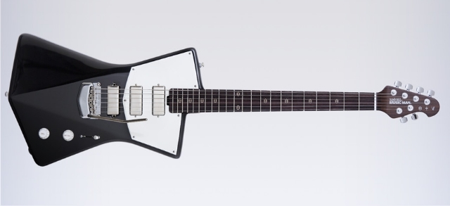 St. Vincent assina design de seu próprio modelo de guitarra.