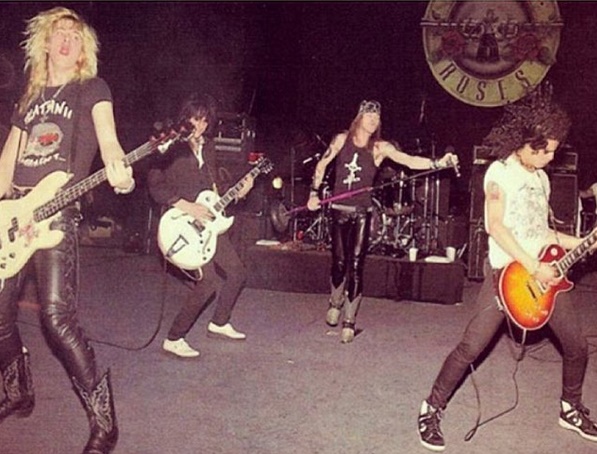 NIKKI SIXX says AXL thought about covering MÖTLEY CRÜE's 'Stick To Your Guns' in the 80s Guns-n-roses-classica