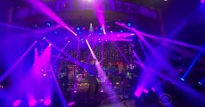 Coldplay toca no programa de James Corden