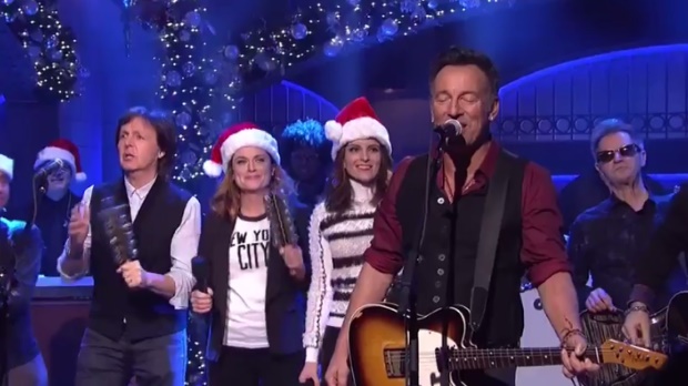 Paul McCartney e Bruce Springsteen tocam no Saturday Night Live