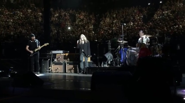U2 com Patti Smith em Paris