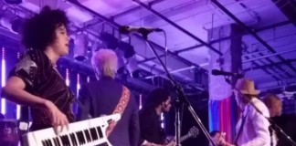Arcade Fire toca com David Byrne em evento beneficente
