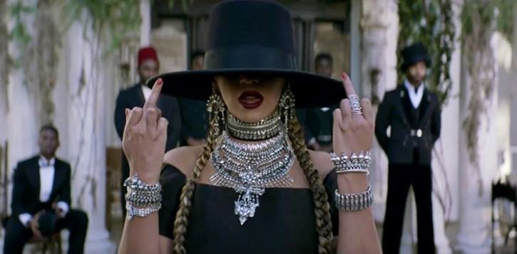 Beyoncé no clipe de "Formation"
