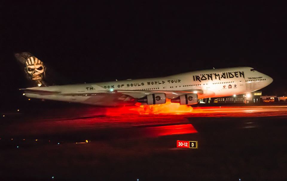 Iron Maiden mostra o Ed Force One
