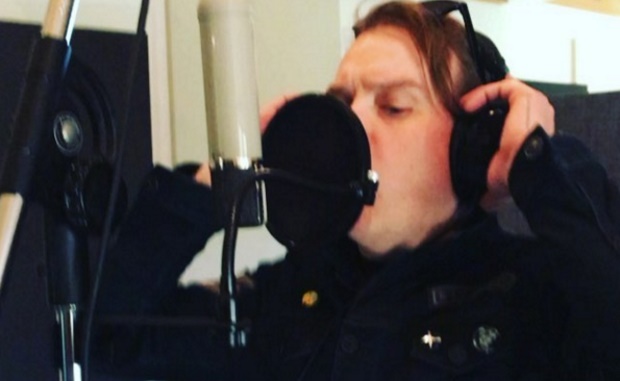 Matt Skiba grava vocais de novo disco do Blink-182