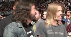 Dave Grohl e Taylor Hawkins no show do Guns N' Roses