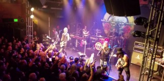 Guns N' Roses toca Welcome To The Jungle em primeiro show de reunião