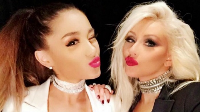 Christina Aguilera e Ariana Grande fazem dueto na final do The Voice