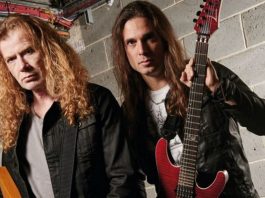 Dave Mustaine e Kiko Loureiro, do Megadeth