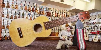 Maior ukulele do mundo