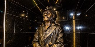 Lemmy - estátua no Rainbow Bar
