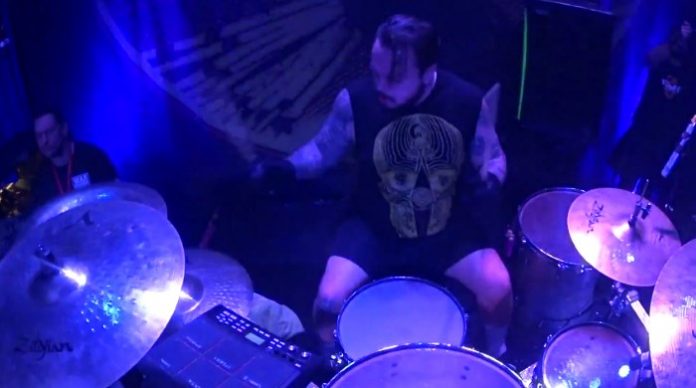 Iggor Cavalera toca músicas de Roots, do Sepultura