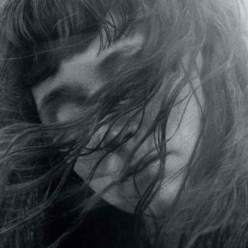 capa do disco "out in the storm" do waxahatchee