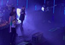 Paramore com Lauren Mayberry, do CHVRCHES