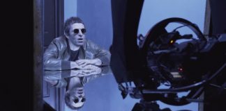 Liam Gallagher em making of de Wall Of Glass