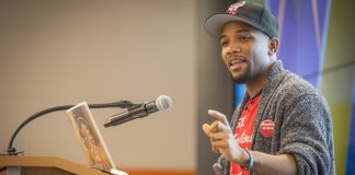 A.D. Carson - após compor álbum de rap como tese de doutorado, homem vira professor de hip-hop
