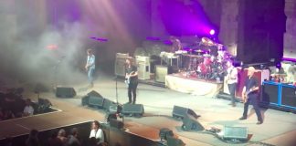 Foo Fighters toca inédita "Arrows" na Grécia