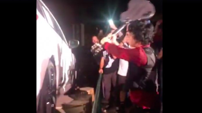 Rebelde: Billie Joe Armstrong quebra carro durante show do Green Day nos Estados Unidos