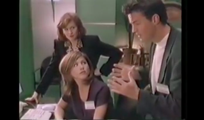 Matthew Perry e Jennifer Aniston em propaganda do Windows 95