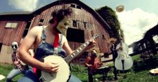 Rob Scallon faz cover de hit do Slipknot no banjo