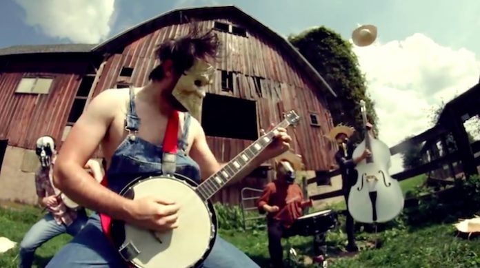 Rob Scallon faz cover de hit do Slipknot no banjo
