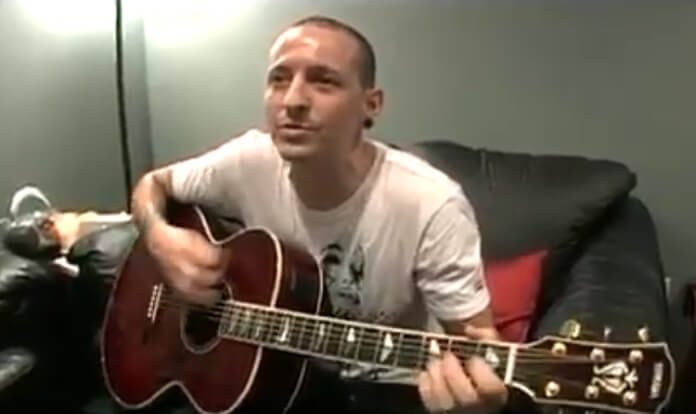 Chester Bennington no camarim do Linkin Park