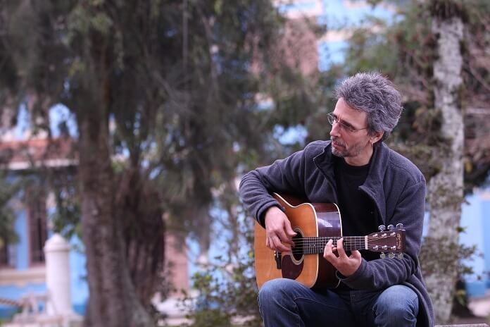 Vitor Ramil canta Bob Dylan e faz parceria com Chico César em novo disco