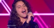 Jovem canta Asking Alexandria no The Voice Kids Brasil
