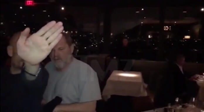 Harvey Weinstein é agredido em restaurante