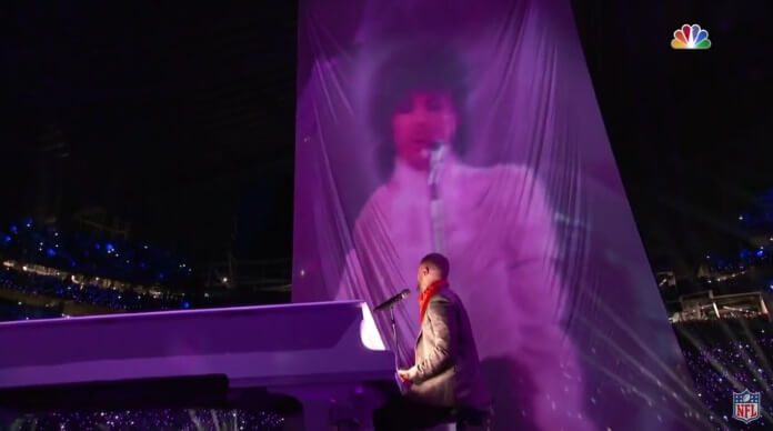 Justin Timberlake presta homenagem a Prince no Super Bowl