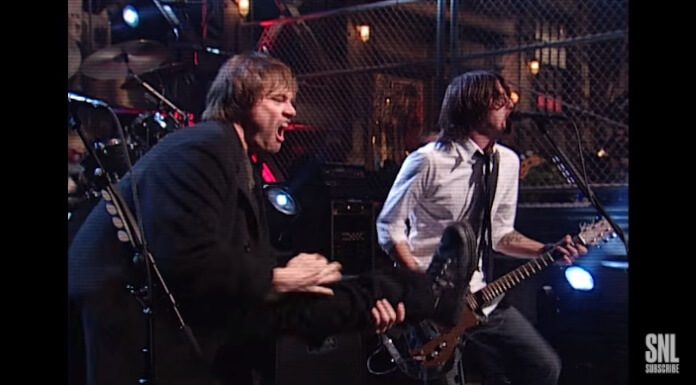 Foo Fighters e Jim Carrey no Saturday Night Live