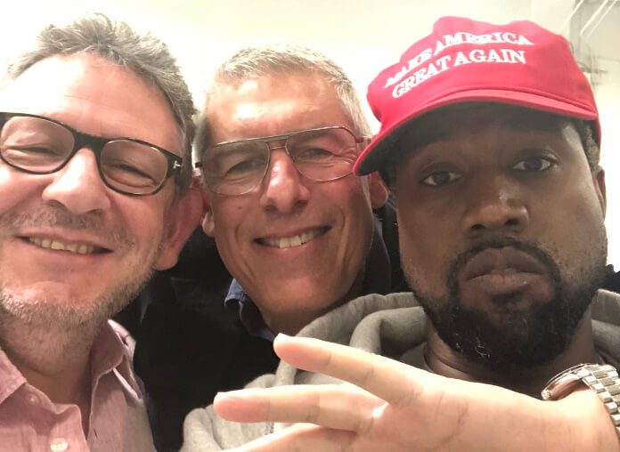 Kanye West e o boné de Donald Trump
