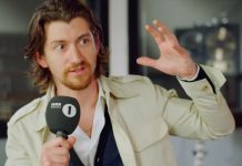 Alex Turner, do Arctic Monkeys, em entrevista