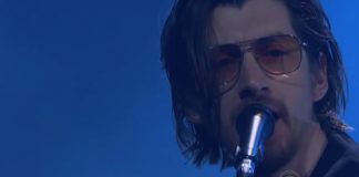 Arctic Monkeys no programa de James Corden