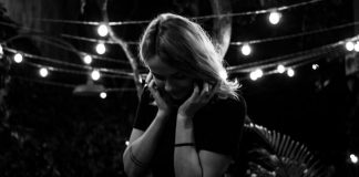 Laure Briard lança EP em parceria com músicos do Boogarins