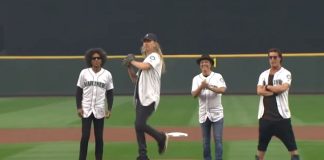 Alice in Chains Jerry Cantrell primeiro arremesso baseball Seattle