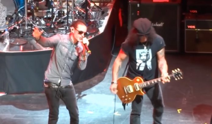 Chester Bennington (Linkin Park) e Slash (Guns N Roses)
