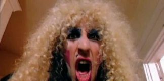 Dee Snider, do Twisted Sister, em We're not gonna Take it