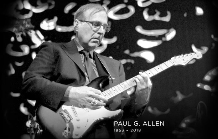 Paul Allen tocando guitarra