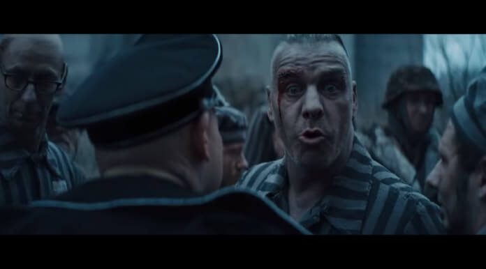 Rammstein no clipe de Deutschland