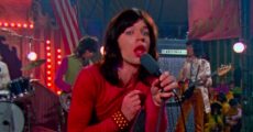 The Rolling Stones toca "You Can't Always Get What You Want" no Rock and Roll Circus